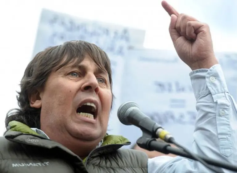 Micheli, desafiante: "El que quiere ir a trabajar que vaya caminando o en bicicleta"