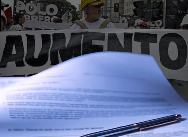 El paro de Moyano desafí­a el "techo Caló" y marca una nueva etapa para los acuerdos salariales que vienen