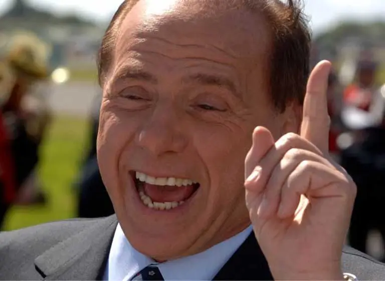 Berlusconi acuerda vender la totalidad de las acciones del Milan