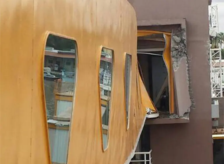 Por el fuerte viento, chocó un barco de Buquebus en el puerto porteño