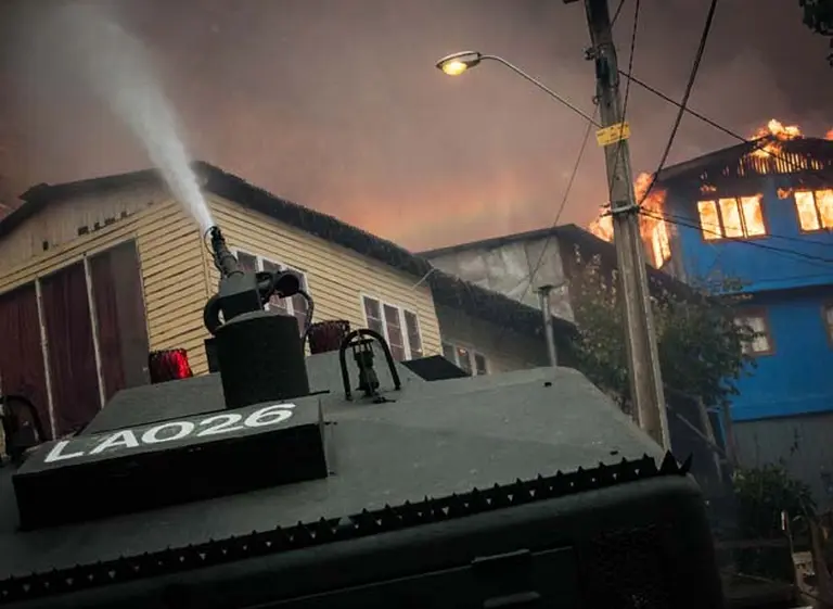 Incendio en Valparaí­so: ascienden a 12 los muertos y siguen los operativos para controlar el fuego