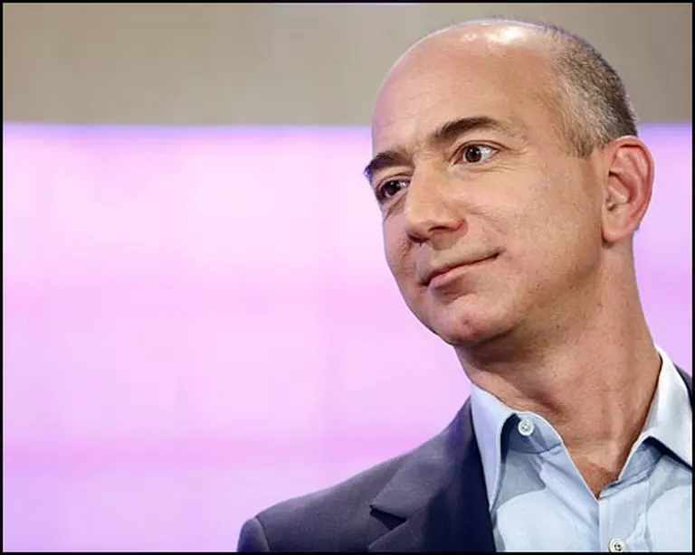 Jeff Bezos, el hombre más rico del mundo, quiere ser un camarero