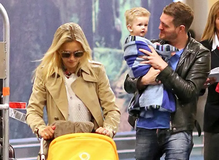 Luisana Lopilato y Michael Bublé a los besos con su hijo Noah