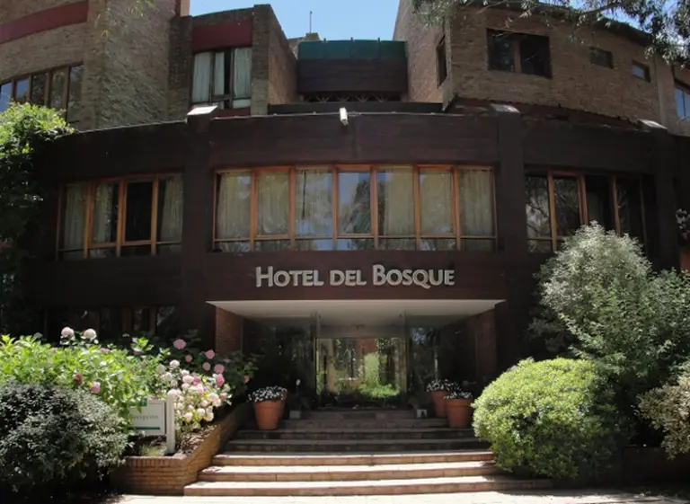 El hotel emblema de Pinamar, a un paso del remate