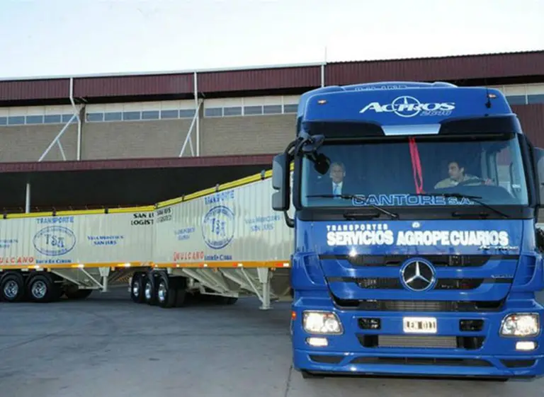 Comenzaron las pruebas con camiones bitrenes en la ruta 9