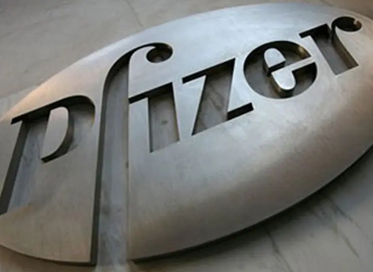 Pfizer analiza vender unidad de medicamentos sin receta: ¿cuánto planea embolsar?