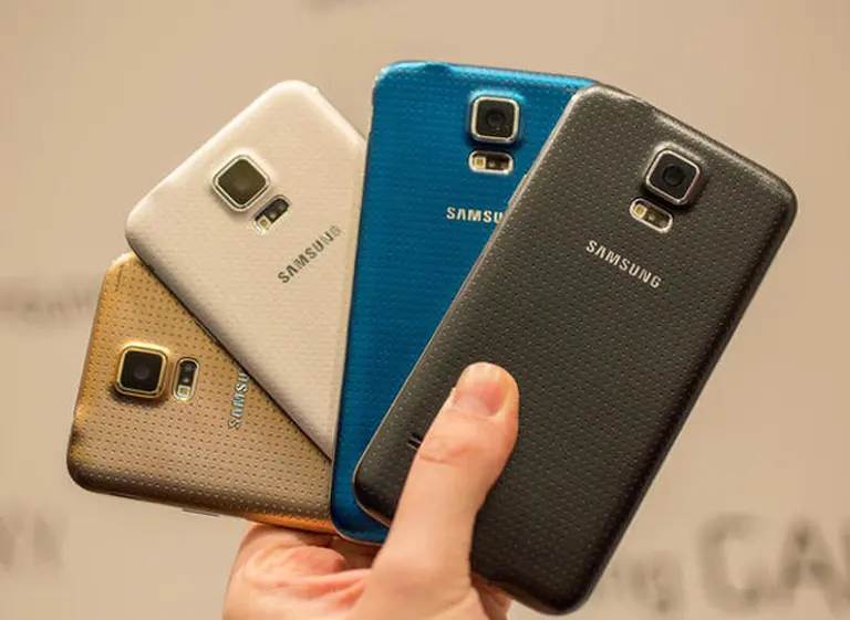 Samsung lanzarí­a en junio una versión de lujo del Galaxy S5