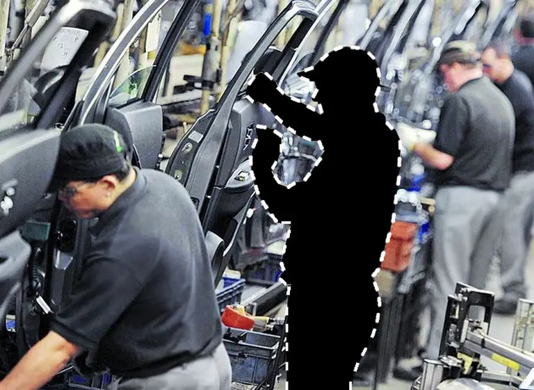 Despidos hormiga: el motor de la industria baja un cambio y complica los planes K para sostener el modelo