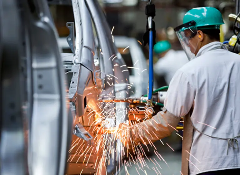 Crisis automotriz: toman fábrica por despidos, anuncian más suspensiones y algunos gremios van al paro