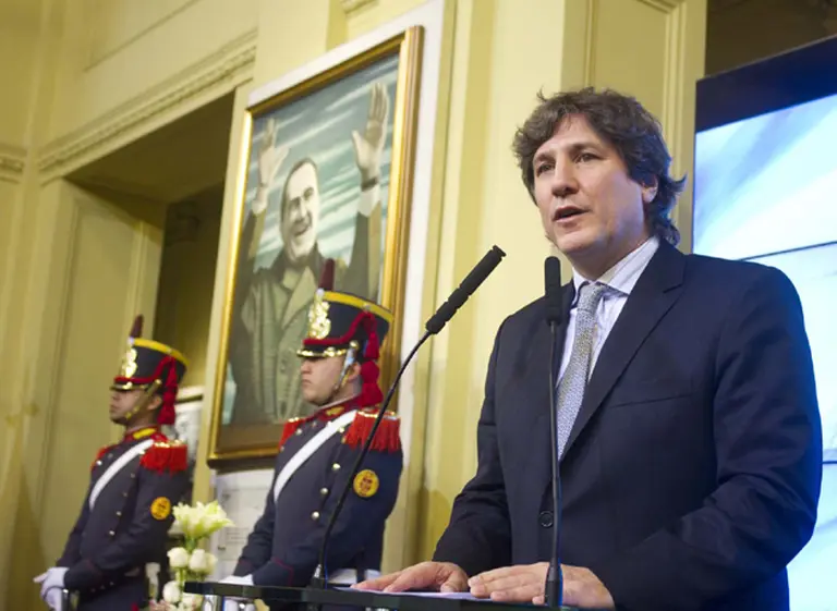 Un ex funcionario denunció que lo echaron por firmar un dictamen contra Ciccone