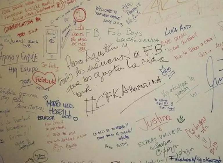 ¿Qué escribieron Cristina Kirchner y Mauricio Macri en el muro de Facebook?