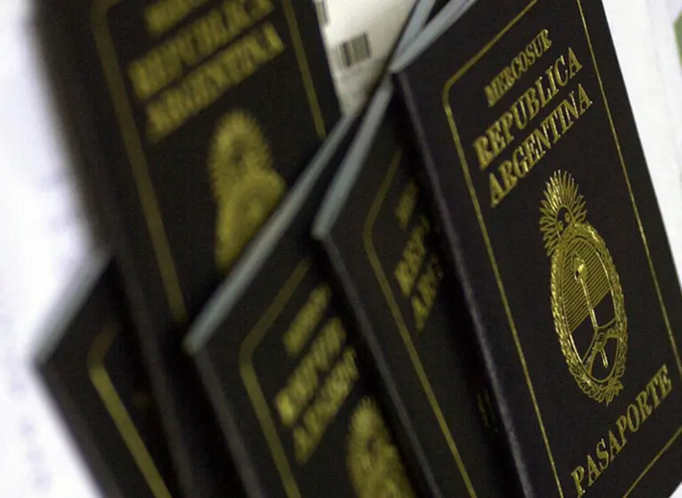 Argentinos que viajen a Europa deberán pagar un nuevo arancel