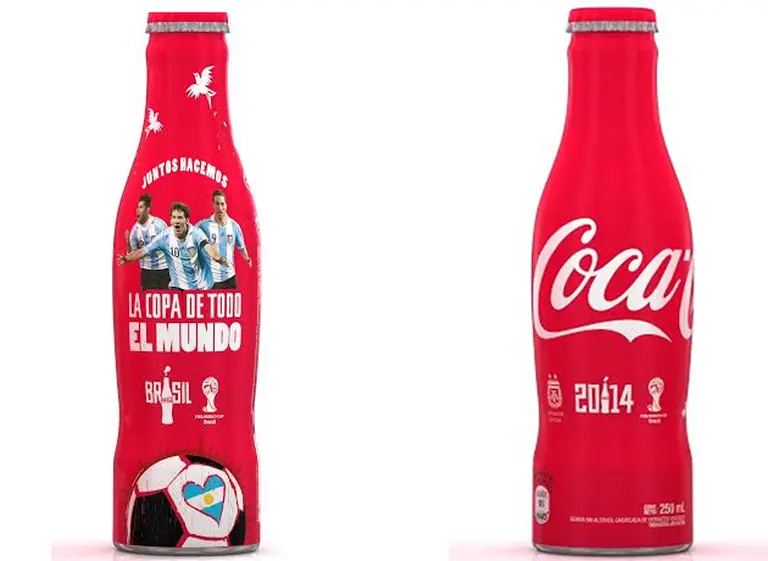 Coca-Cola presenta una edición limitada de botellas para el Mundial
