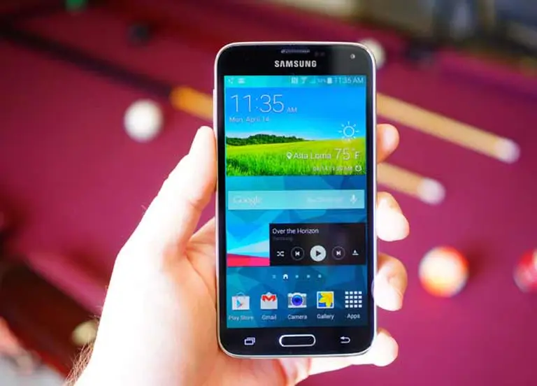 Samsung presentó en el paí­s su nuevo "supertélefono", el Galaxy S5