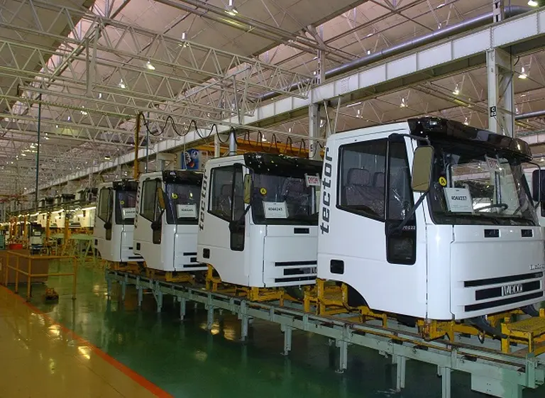 Iveco baja la producción y achica personal