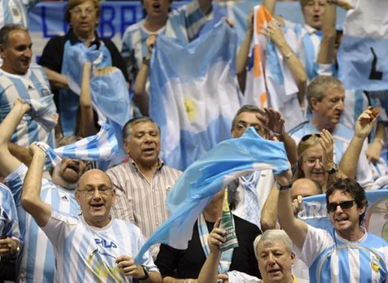 Para ir al Mundial hay que tener los impuestos al dí­a