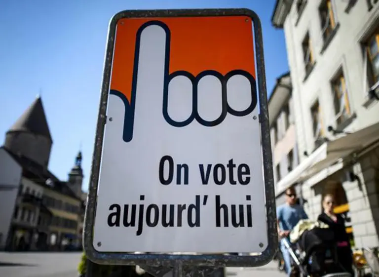 Suiza rechaza en referéndum fijar el salario mí­nimo legal en 3.270 euros