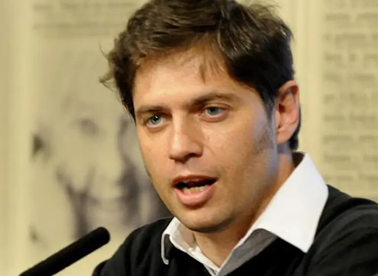 Axel Kicillof hoy viaja a Francia para negociar con el Club de Parí­s