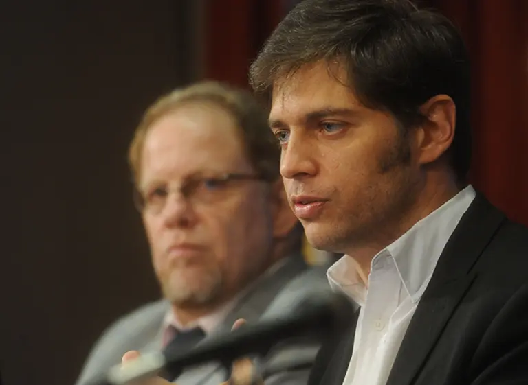 Para Bloomberg, Axel Kicillof es un "agitador con patillas de Elvis"
