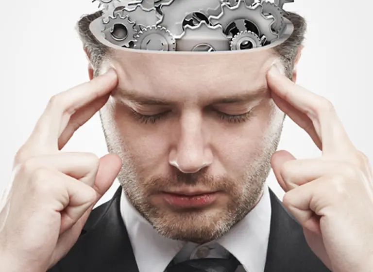 Por qué no conviene ser demasiado inteligente en el trabajo