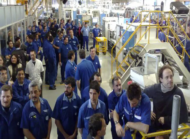 Se suman nuevas suspensiones en la planta de General Motors de Rosario