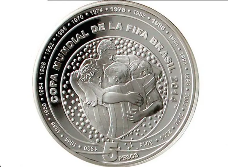 El Banco Central presentó moneda conmemorativa por el Mundial de Brasil