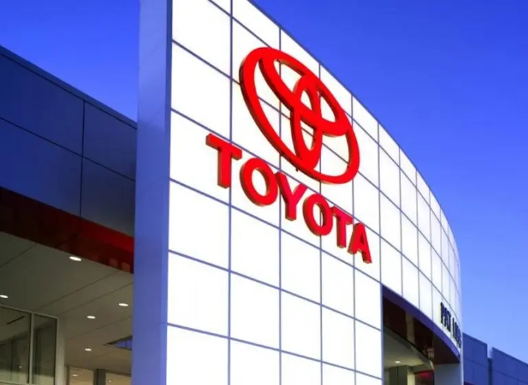 Toyota y Panasonic desarrollan un servicio que conecta los autos con dispositivos del hogar