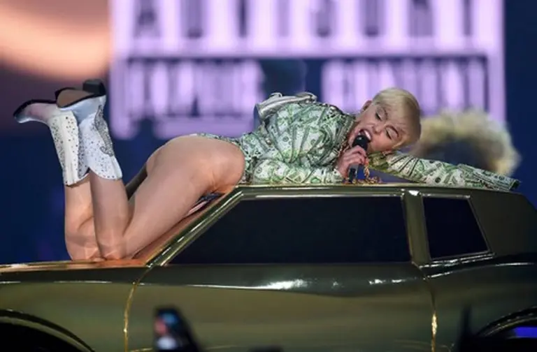 Miley Cyrus trae su polémico show a la Argentina