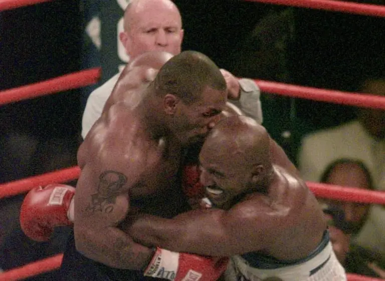 Holyfield ironizó sobre Suárez: "Supongo que cualquier parte del cuerpo es comestible"