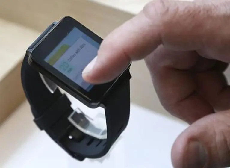 LG aumentarí­a la producción de OLED plásticos para relojes inteligentes