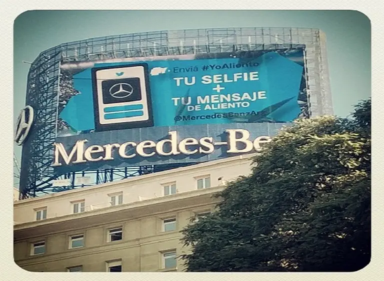 Mercedes-Benz invita a alentar a la Selección en Twitter y proyectará los mensajes cerca del Obelisco