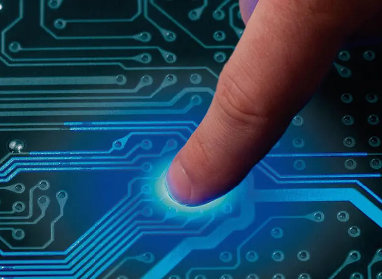 ¿Cómo saber si su computadora o móvil están afectados por los fallos de seguridad de Intel?