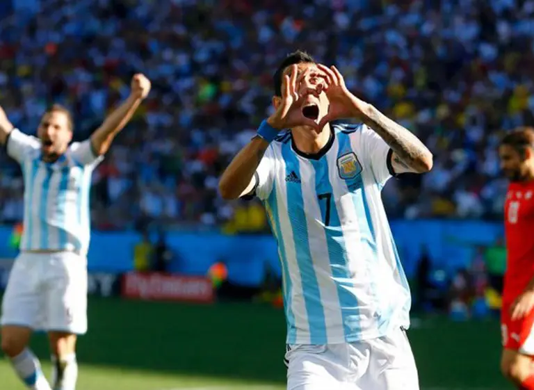 Lesión de Di Marí­a es menos grave y podrí­a reaparecer en una eventual final