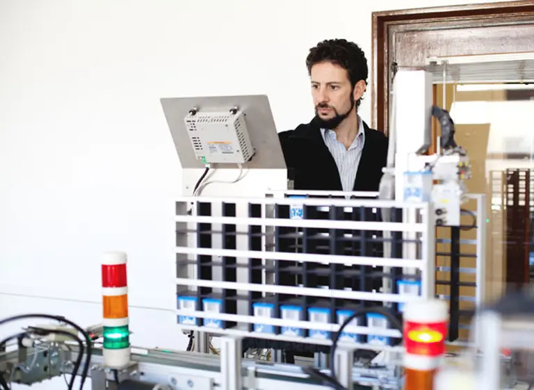 El ITBA inauguró laboratorio de manufactura de ingenierí­a industrial