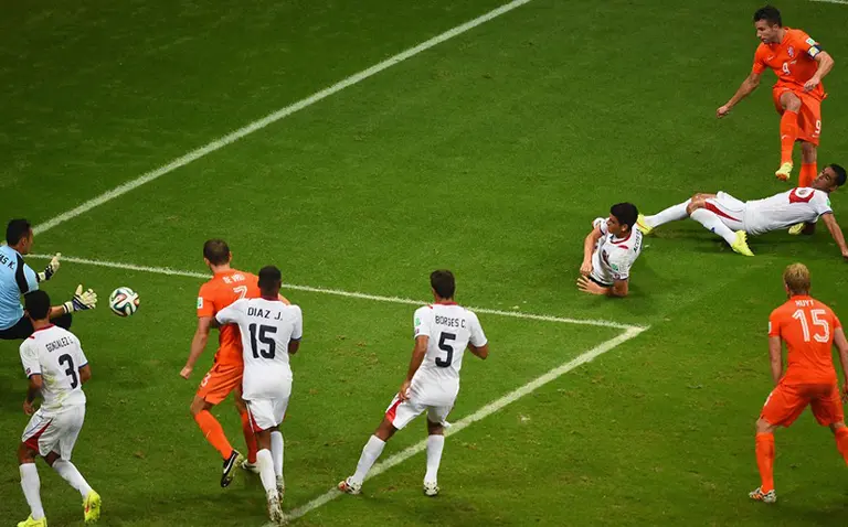 Holanda pudo imponerse recién en los penales a Costa Rica y ahora va por Argentina