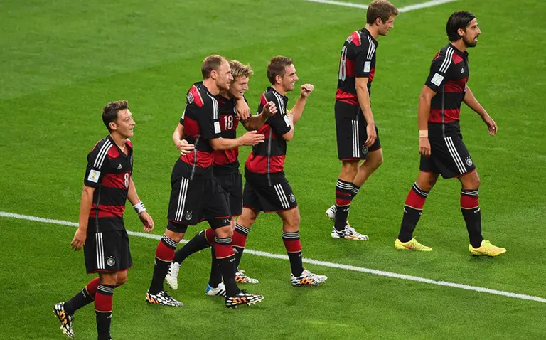 El muerto que marcó dos goles, el árbitro borracho y otras anécdotas increí­bles de los mundiales de fútbol