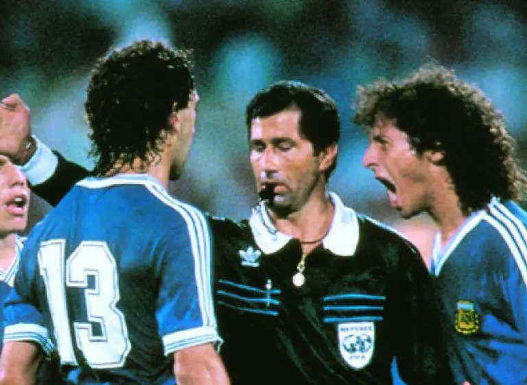 Habló Codesal, el polémico árbitro de la final del Mundial 90