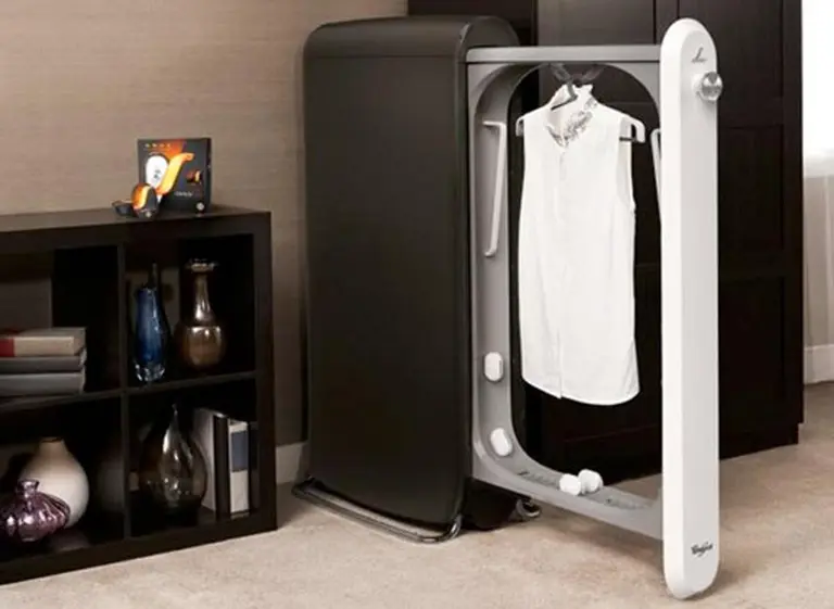 El invento del siglo: una máquina plancha las prendas por sí­ sola