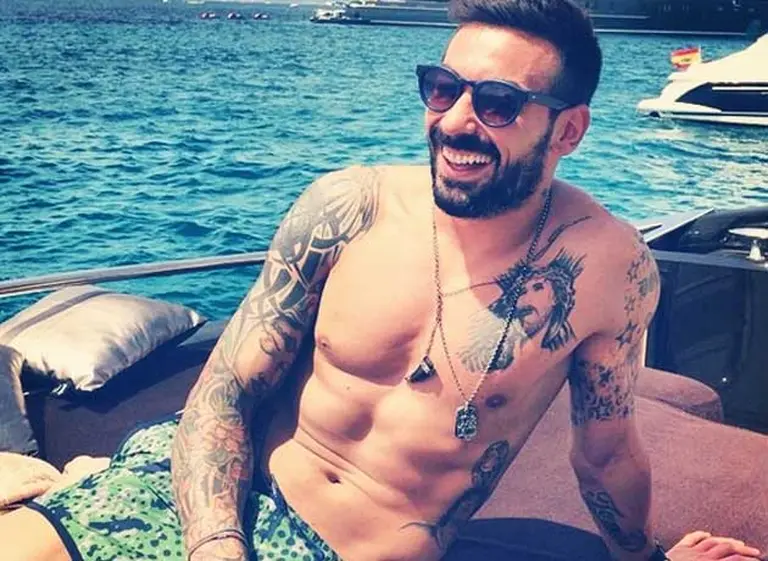 El "Pocho" Lavezzi y su novia Yanina Screpante relajados, de vacaciones y lejos de los escándalos