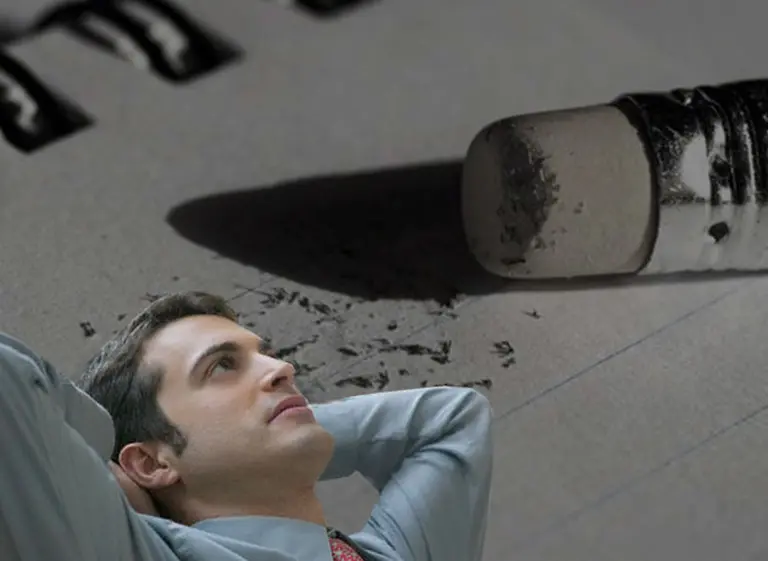 "Justos motivos": en qué casos se le permite a una persona "borrar" su apellido paterno