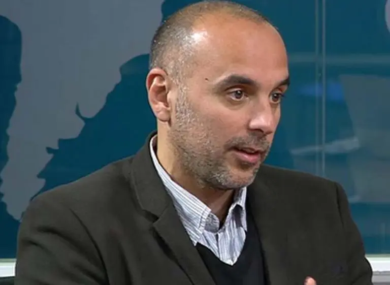 Economista K reconoció problemas de empleo y la pérdida de salario real