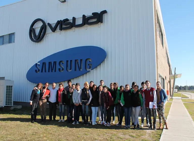 Se inauguraron tres nuevos centros del Samsung Tech Institute