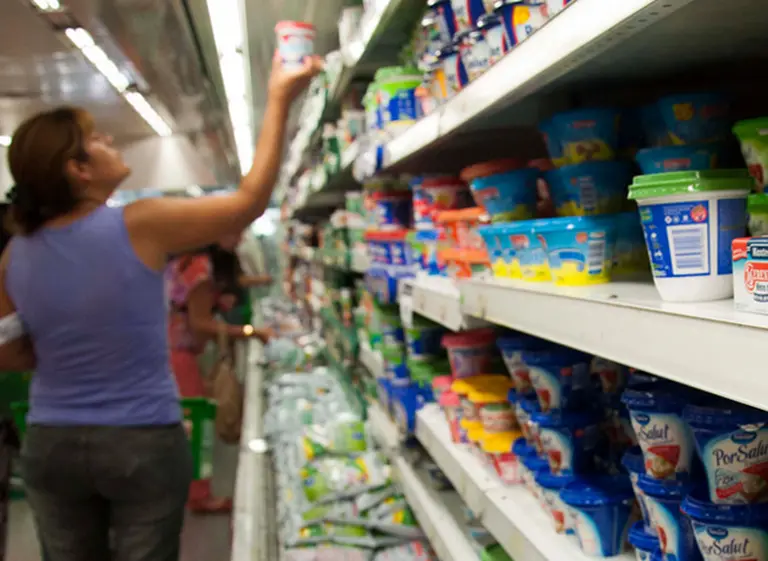 Citarán a los hipermercados por ví­nculos preferenciales con proveedores de la industria