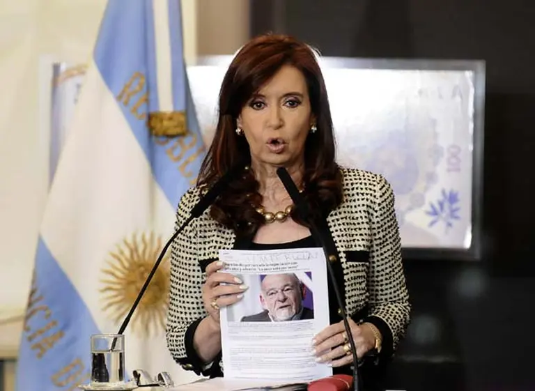 Especialistas en deuda pública aseguraron que el Gobierno eligió "la peor solución"