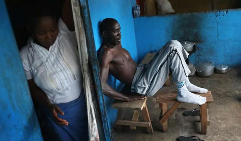 Facebook implanta un botón para hacer donaciones contra el ébola