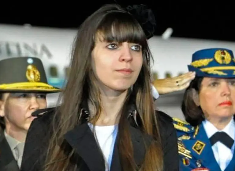 Florencia Kirchner también quedó en la mira de los buitres