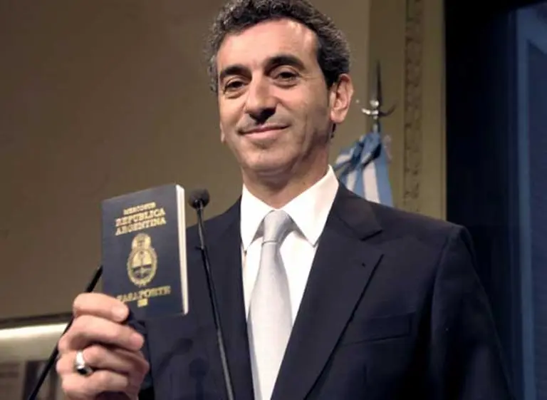 El pasaporte se podrá tramitar por Internet y costará $400