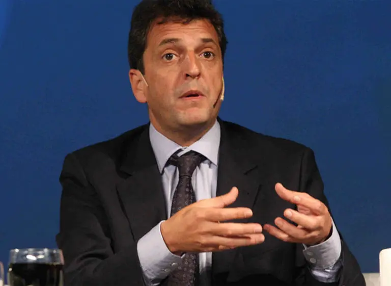 Massa: "Le pido a Scioli que dé marcha atrás con la eliminación de los aplazos"