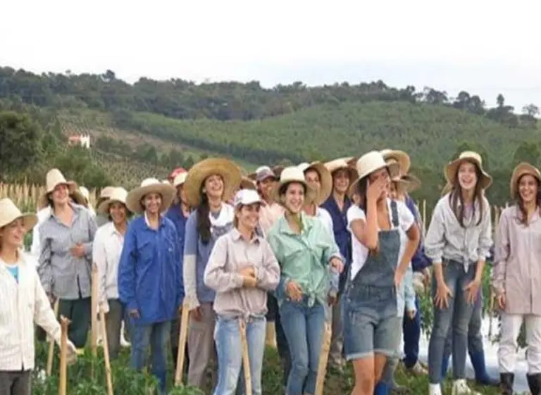 Un pueblo brasileño repleto de mujeres busca hombres solteros para formar parejas