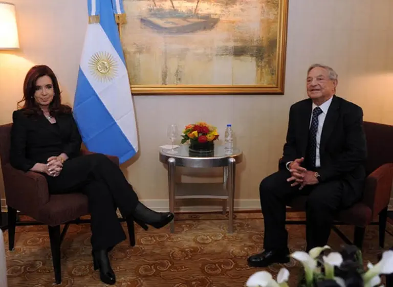 Cristina Kirchner se reúne con George Soros," el rey de los especuladores"